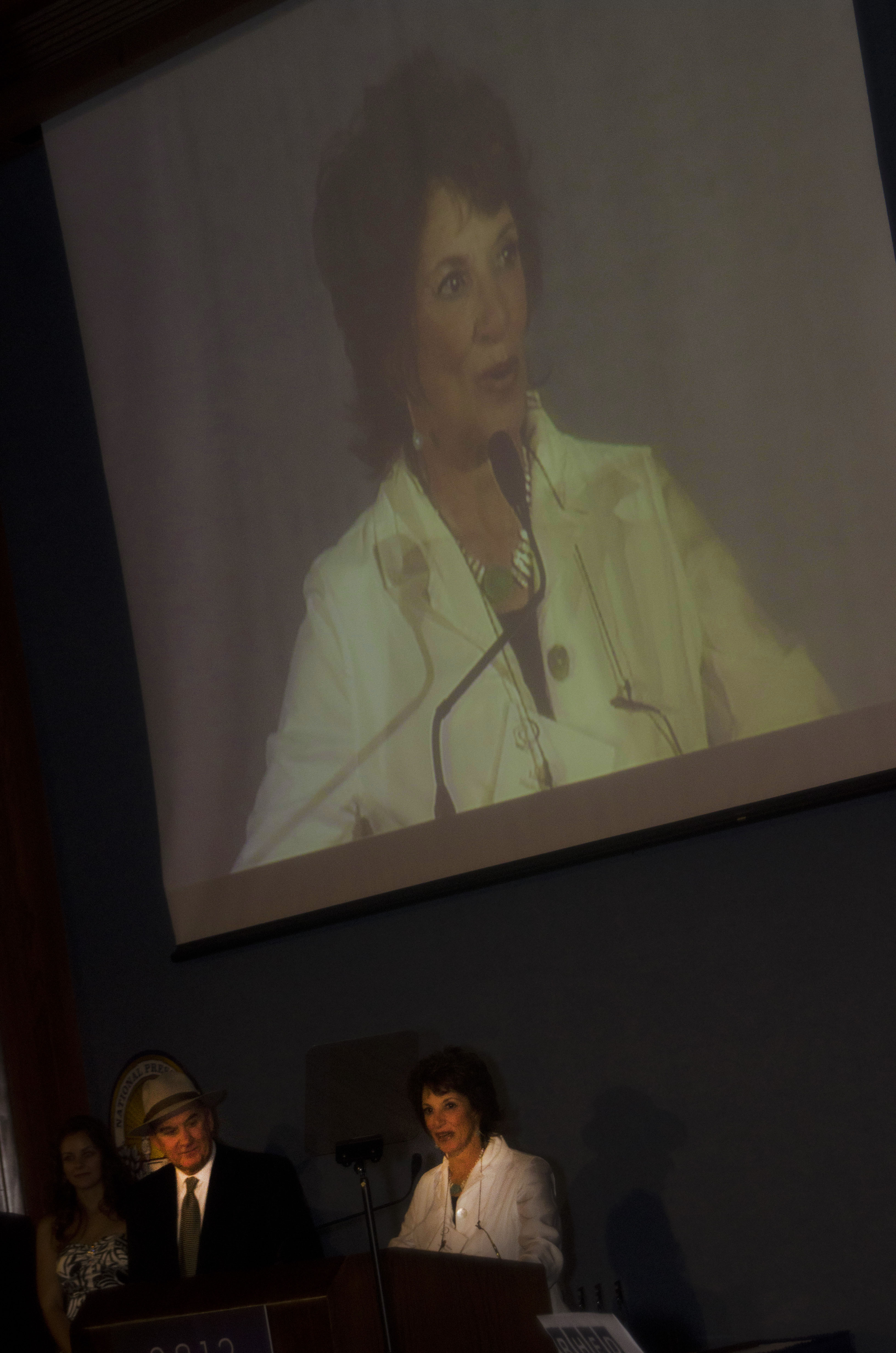 Peer Distinguished Achievement Award Recipient Linda Maslow Speaks to the crowd.